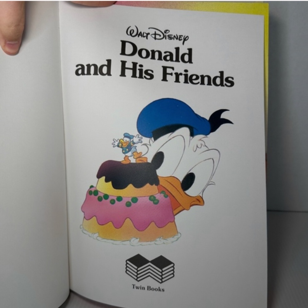 Walt Disney Donald and His Friends Oversized Hardcover Classic Series 1988 RARE - Picture 9 of 13